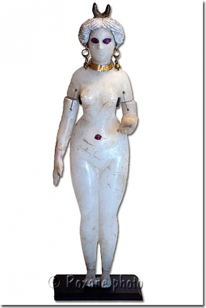 Ishtar ou Nanaya - Ishtar or Nanaya - Babylone - Musée du Louvre - Paris - France
