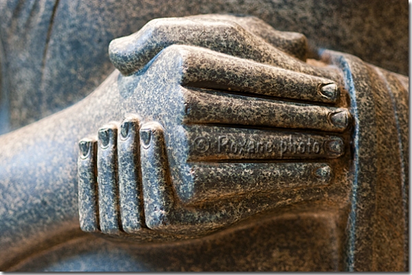 Mains de Gudea - Gudea's hands - Tello - Musée du Louvre - Paris - France