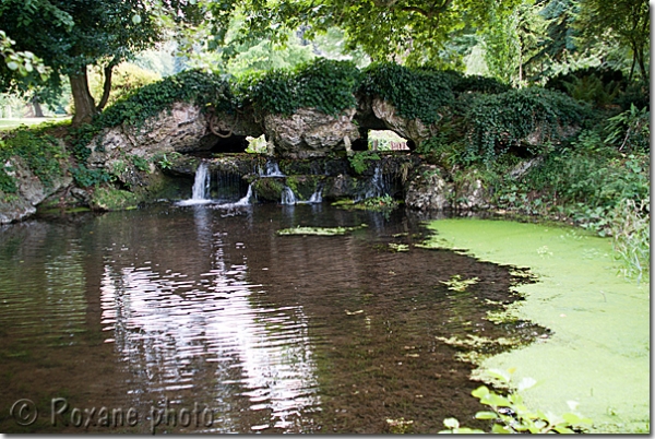 Bassin - Jardin du château d'Acquigny - Castel of Acquigny - France