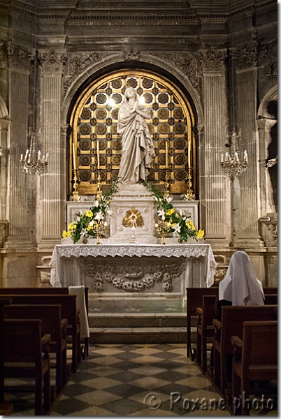 Statue de la vierge - Chapelle de Notre Dame des Doms - Virgin's statue  Avignon - France