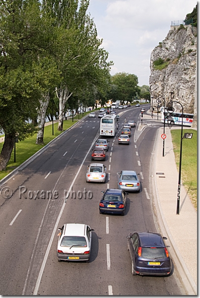 Sur le pont d'Avignon... On the bridge of Avignon... Avignon - France