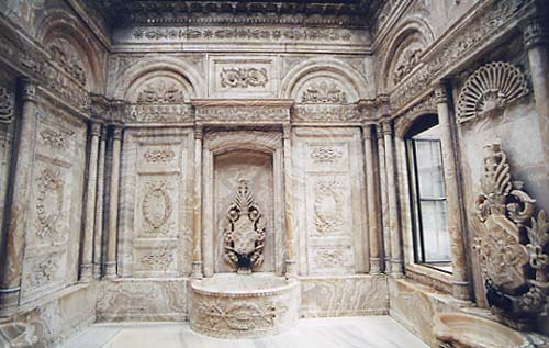 besiktasdolmabahce_palaishammam03