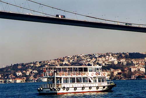 ortakoy_pontsuspendu01