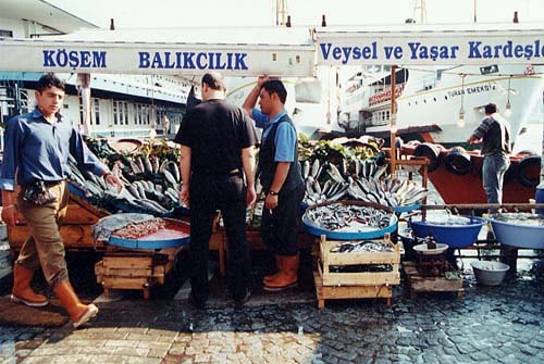 karakoy_marchepoisson01