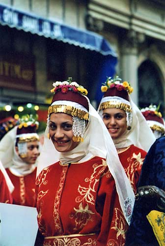 galatasarayistiklal_folklore02