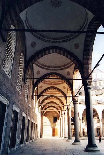 sultanahmet_mosqueebleuecour03