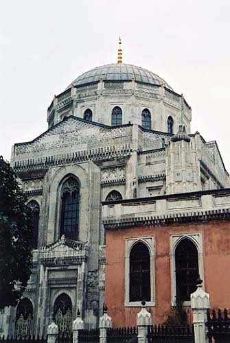 aksaray_pertevniyalvalidesultancamii05 